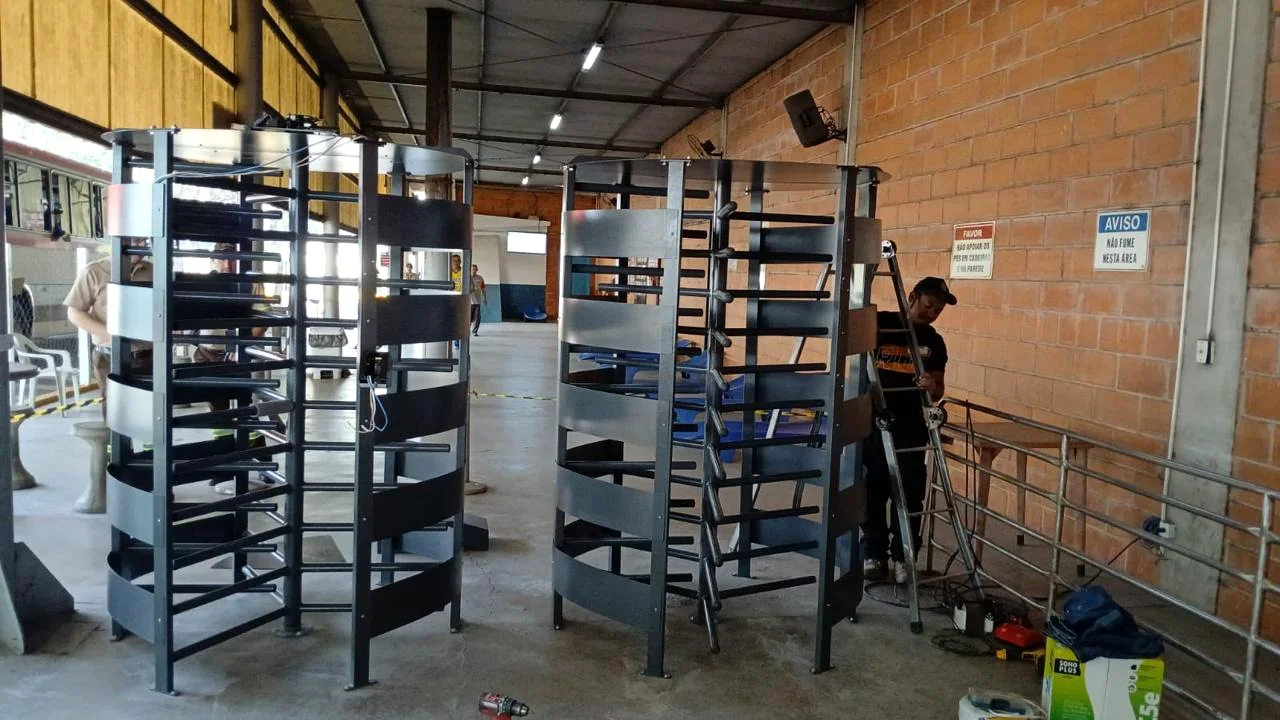 Infraestrutura de controle de acesso em indústria